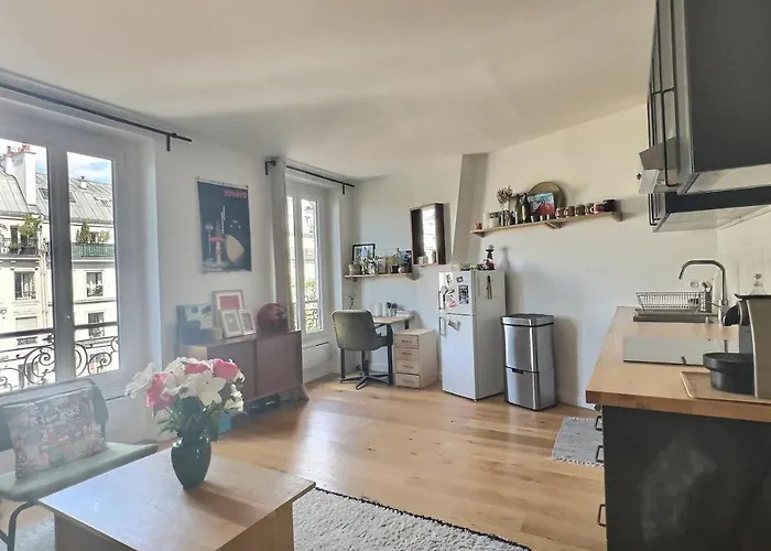 Bright 34 M Ideally Located In Appartement Paris