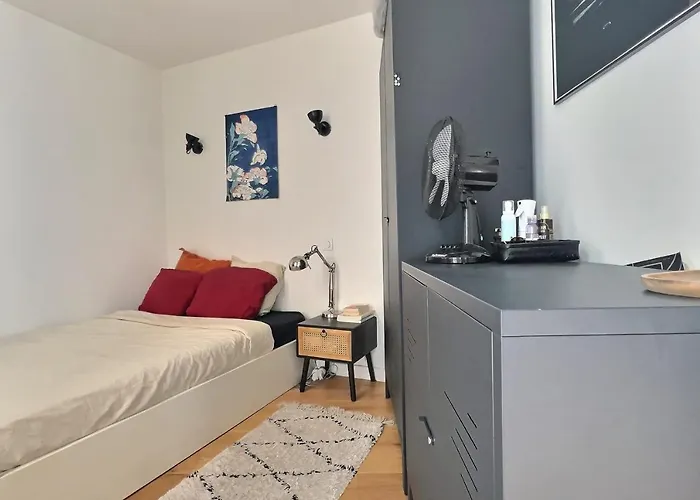 Bright 34 M Ideally Located In